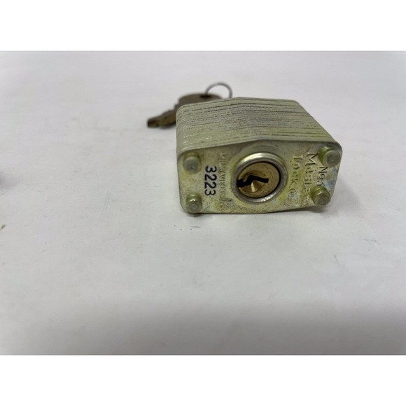 Vintage Master Lock #3 Secret Service Padlock Box 2 Keys Laminated Steel - Picture 8 of 9